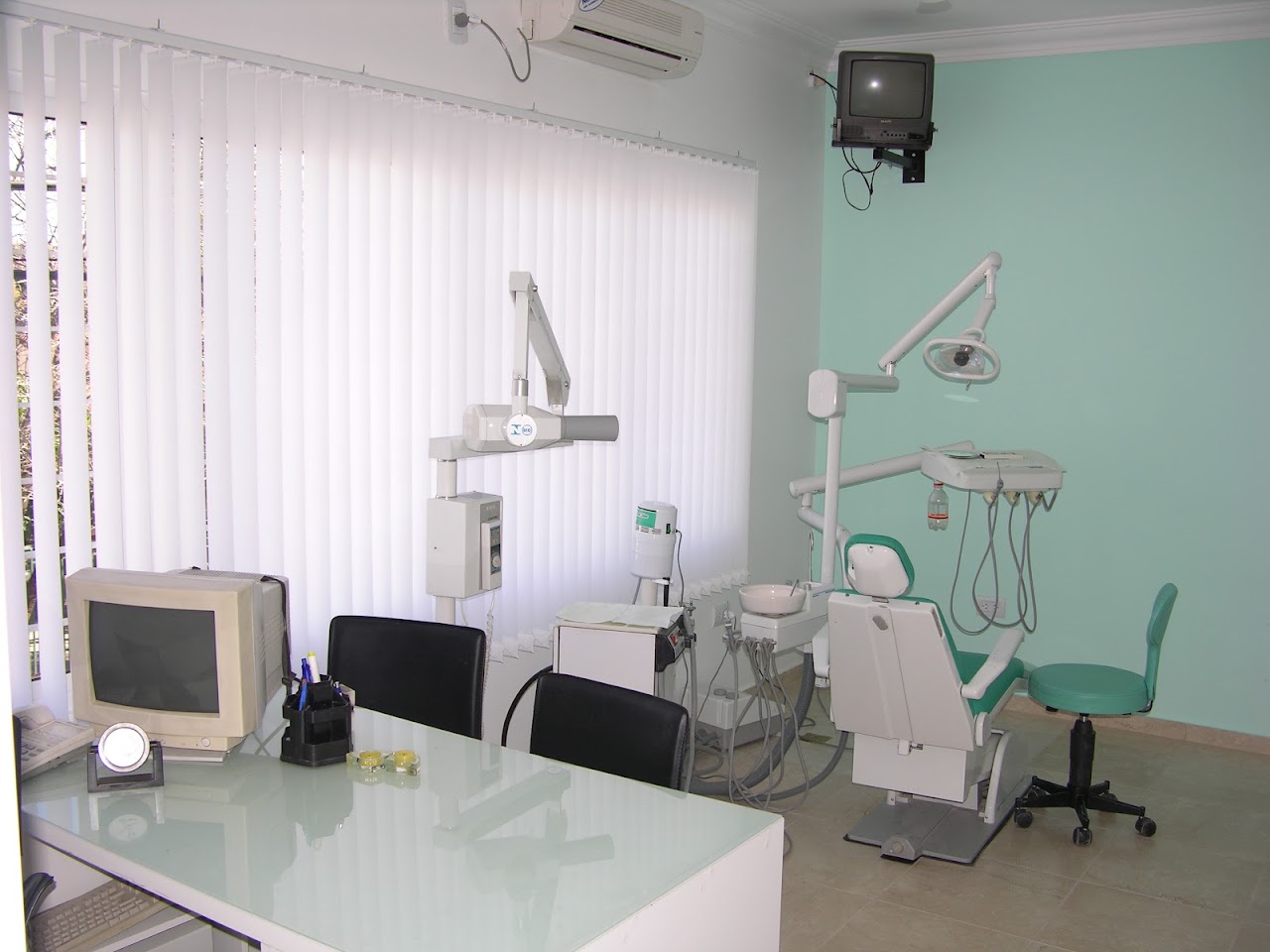 Consultorio Centro Odontológico Corrientes con equipamiento moderno